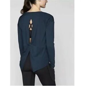 Athleta Women’s M Blue Crew Neck Open Back Long Sleeve Top
